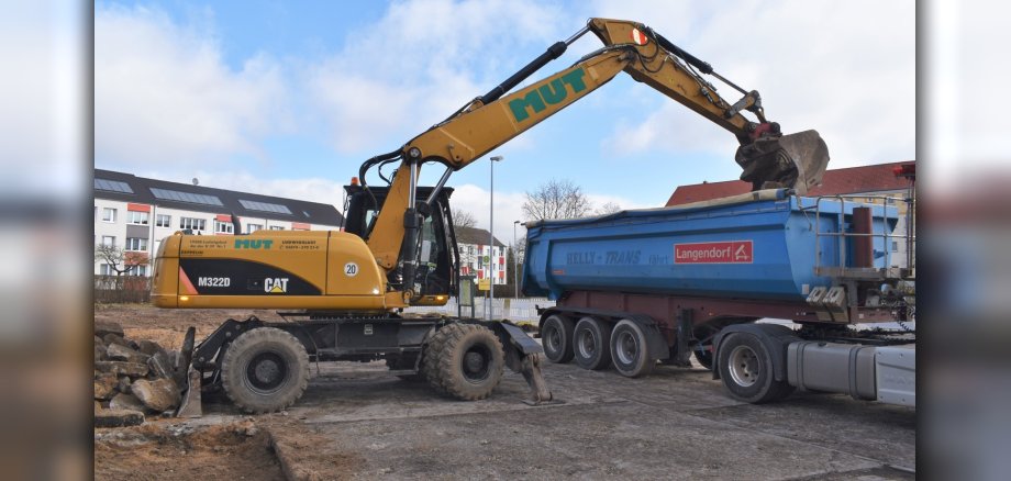 Fahrzeuge auf einer Baustelle