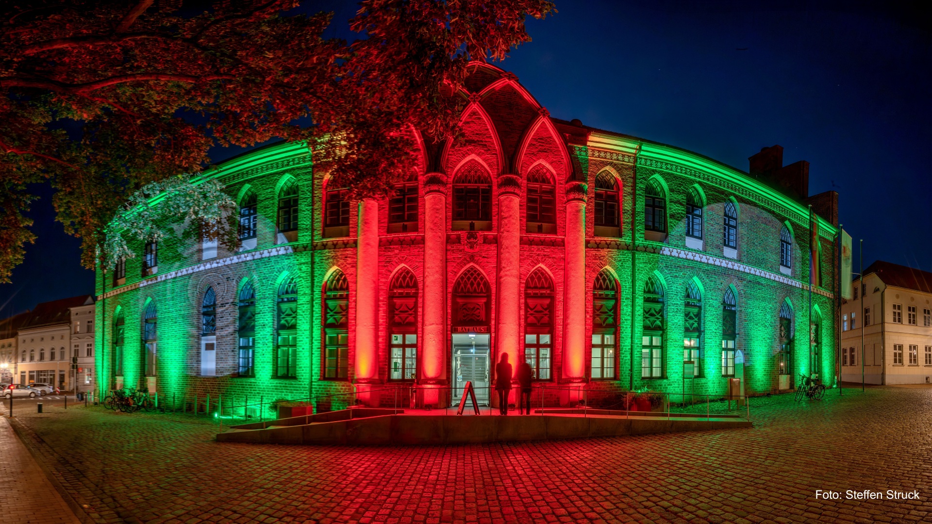 Das Parchimer Rathaus während der Kulturnacht.