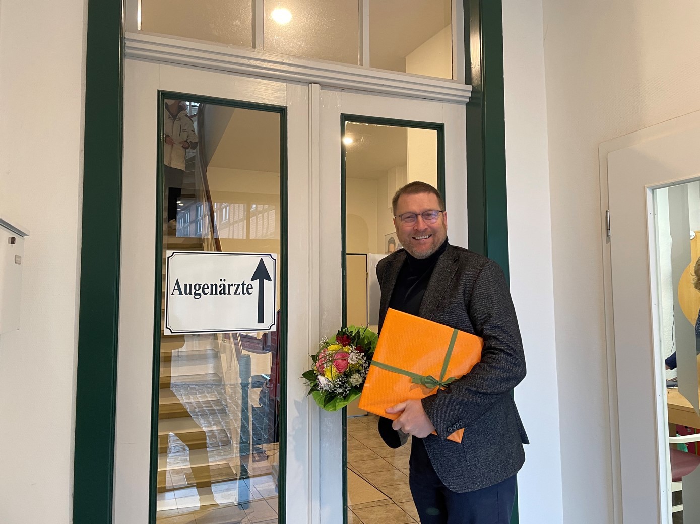 Begrüßung der neuen Augenärztin Frau Doktor Kirch durch den Bürgermeister Flörke