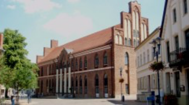 Rathaus vom Schuhmarkt aus