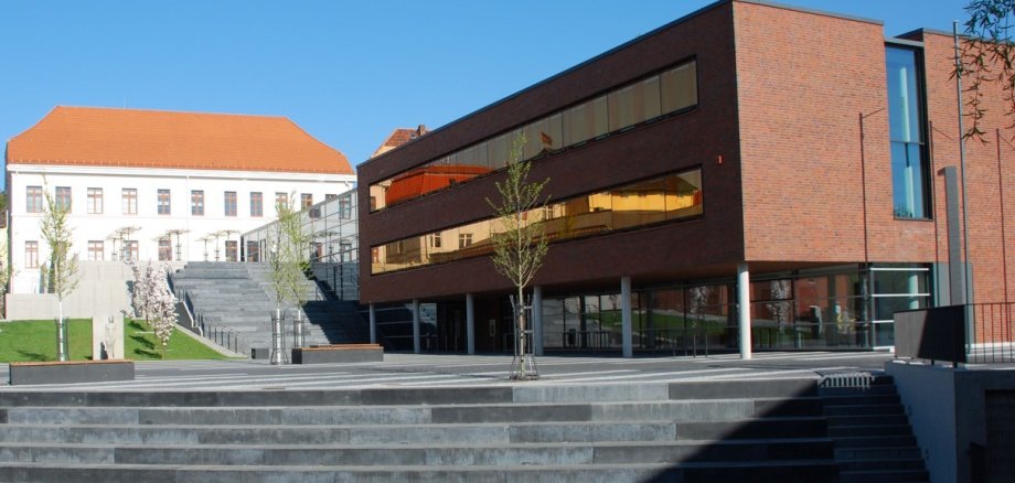 Stadthaus vom Parkplatz aus