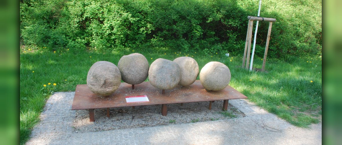 Blidensteine an der Stadtmauer 
