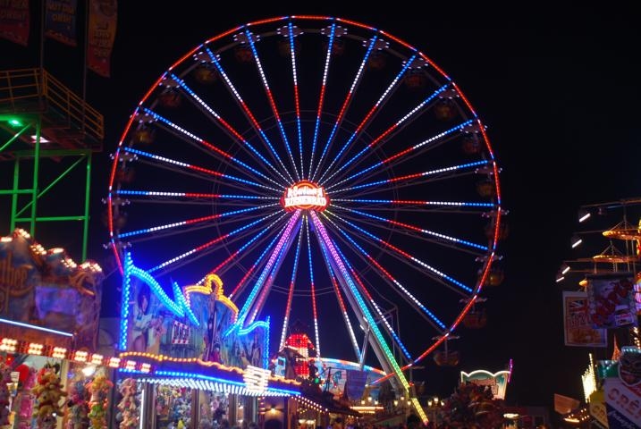 Martinimarkt Martinimarkt bei Nacht mit Riesenrad