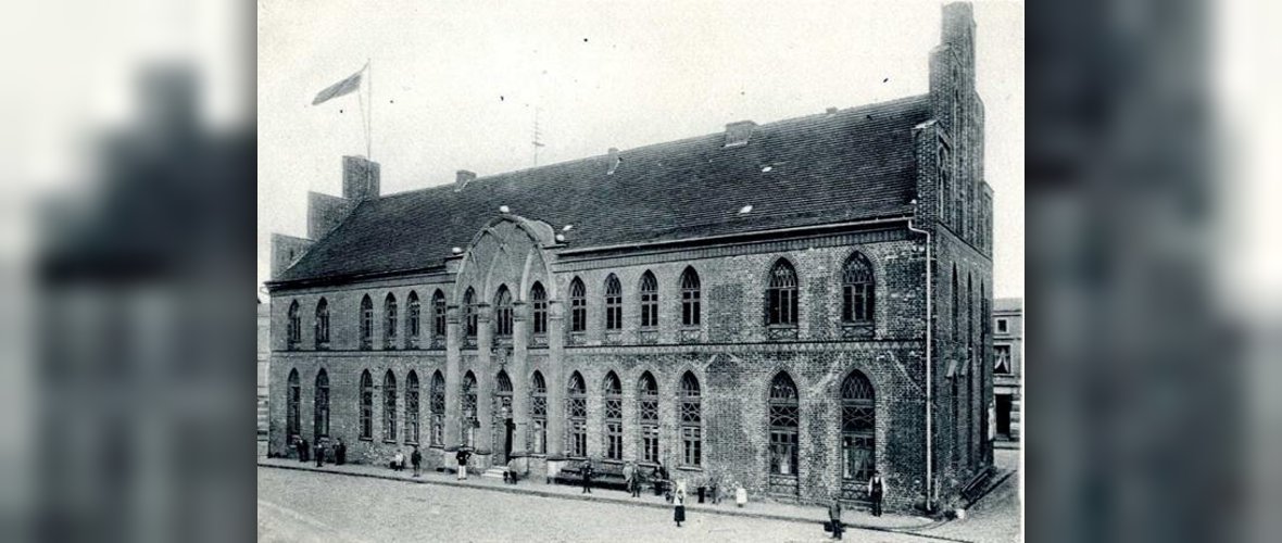 Rathaus vor langer Zeit vom Schuhmarkt aus