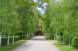 Auffahrt zur Kapelle