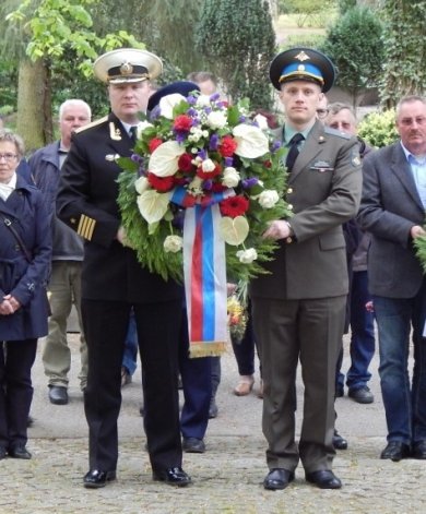 Gedenkstunde Gedenkstunde zum Volkstrauertag