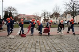 Jugendfeuerwehr Parchim Schlauchübungen bei der Jugendfeuerwehr Parchim