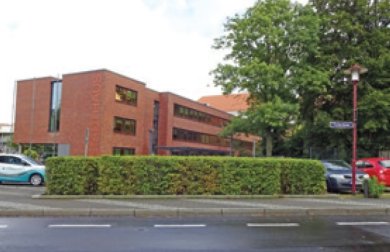 Fischerdamm Fischerdamm mit dem Stadthaus im Hintergrund