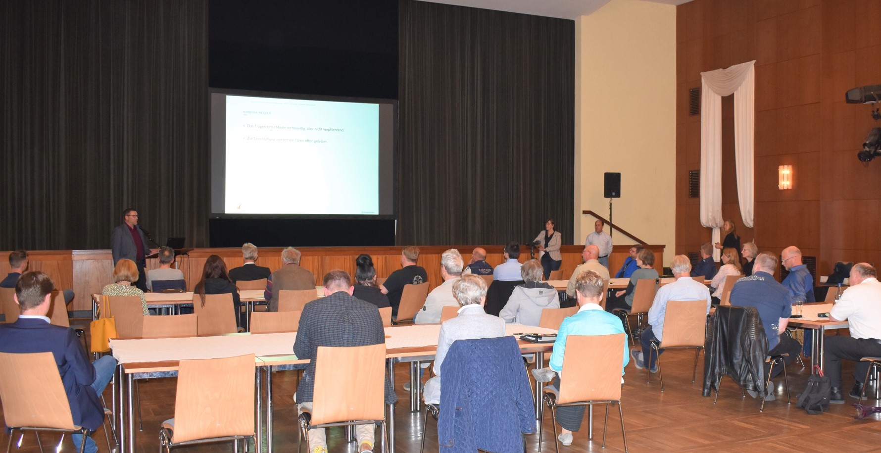 Auftakt der Bürgerveranstaltung in der Stadthalle