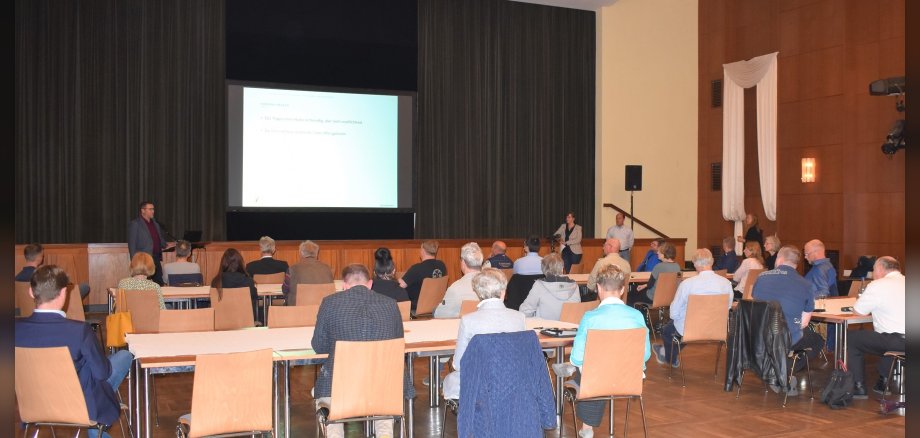 Auftakt der Bürgerveranstaltung in der Stadthalle