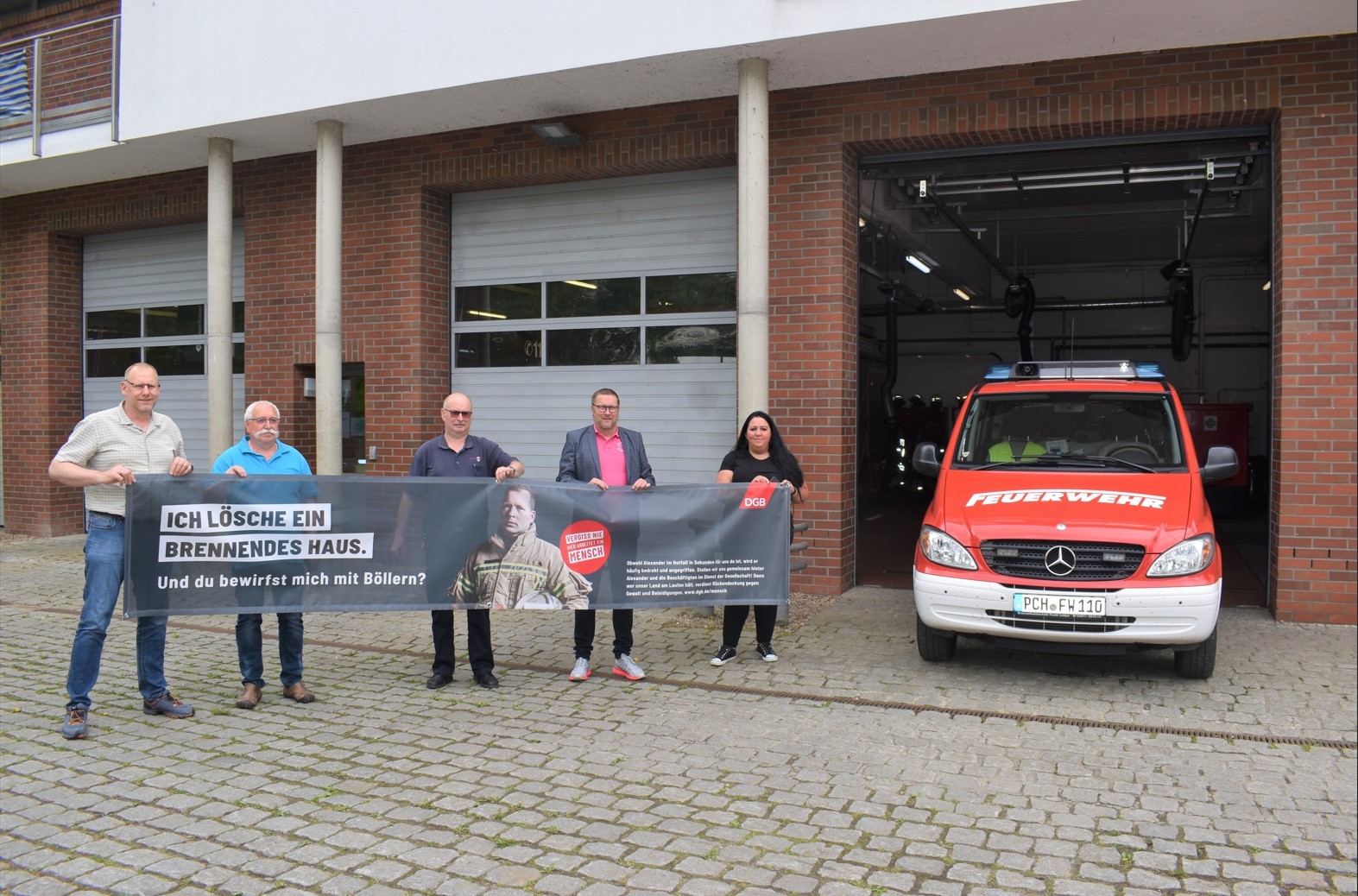 Plakatpräsentation zur Initiative des DGB bei der Feuerwehr