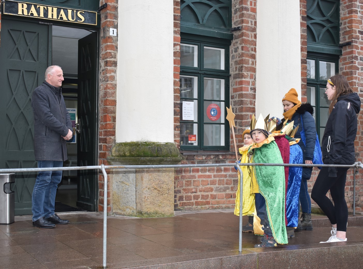 Frank Schmidt empfängt die Sternsinger