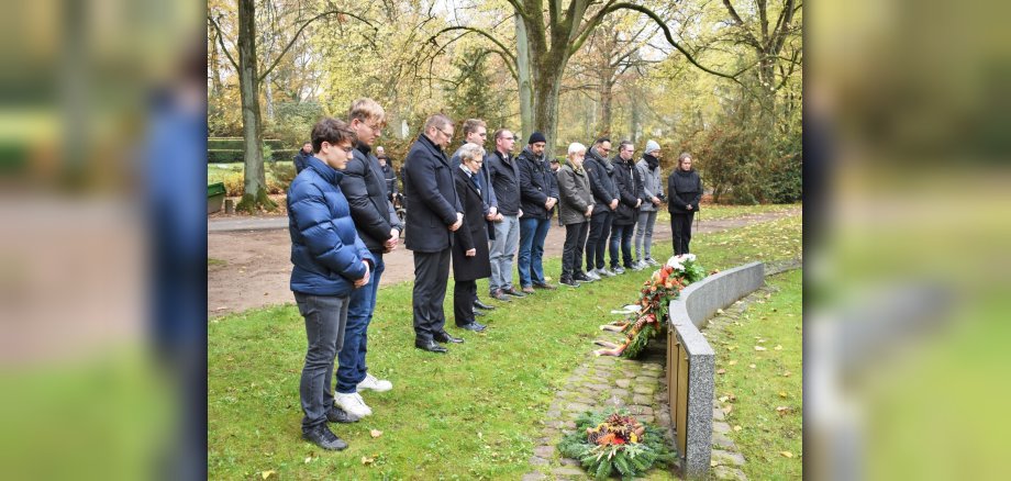 Volkstrauertag: Stilles Gedenken auf dem Parchimer Neuen Friedhof