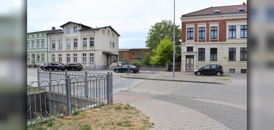 Brücke über die Wocker an der Kreuzung John-Brinkman-Straße Wockerstraße/Schweriner Straße