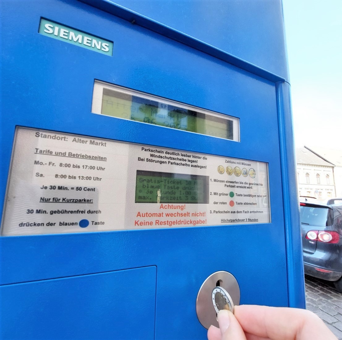 Bares ist Wahres! Bezahlen an den Parkautomaten in der Kreisstadt weiterhin auch mit Münzen möglich!