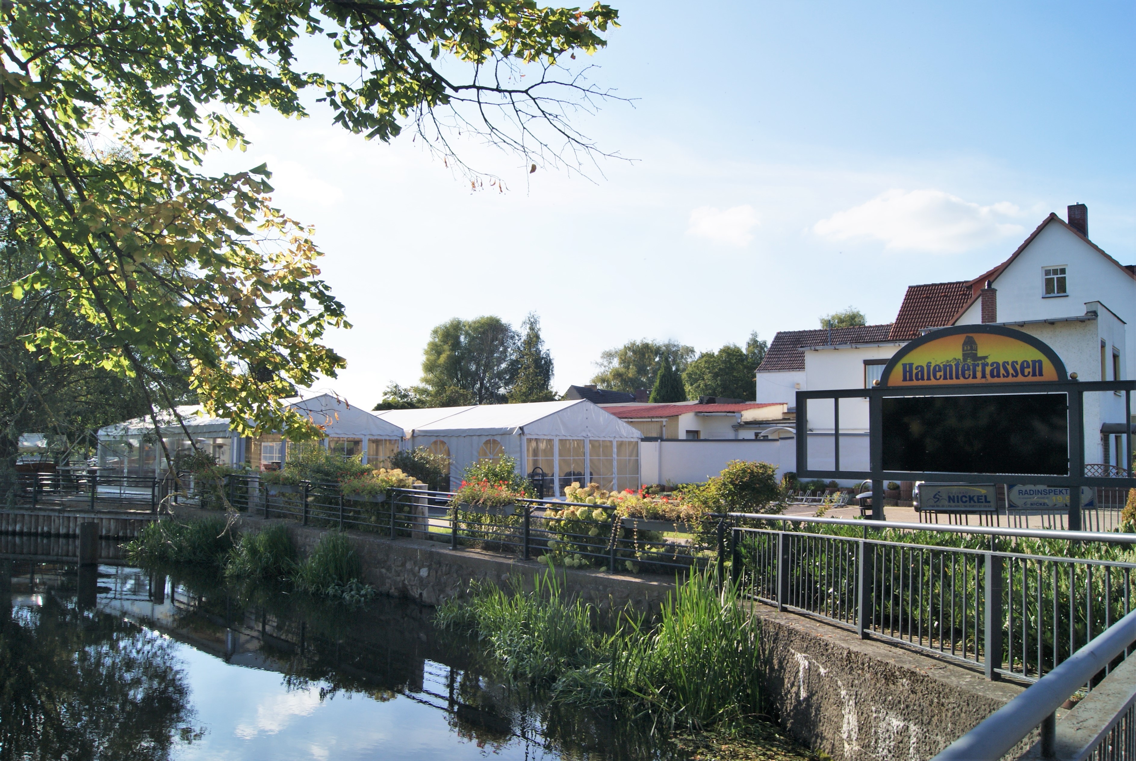Der Parchimer Wirtschaftsstammtisch findet dieses Mal auf den Hafenterrassen in der Parchimer Mühlenstraße 31 statt. 