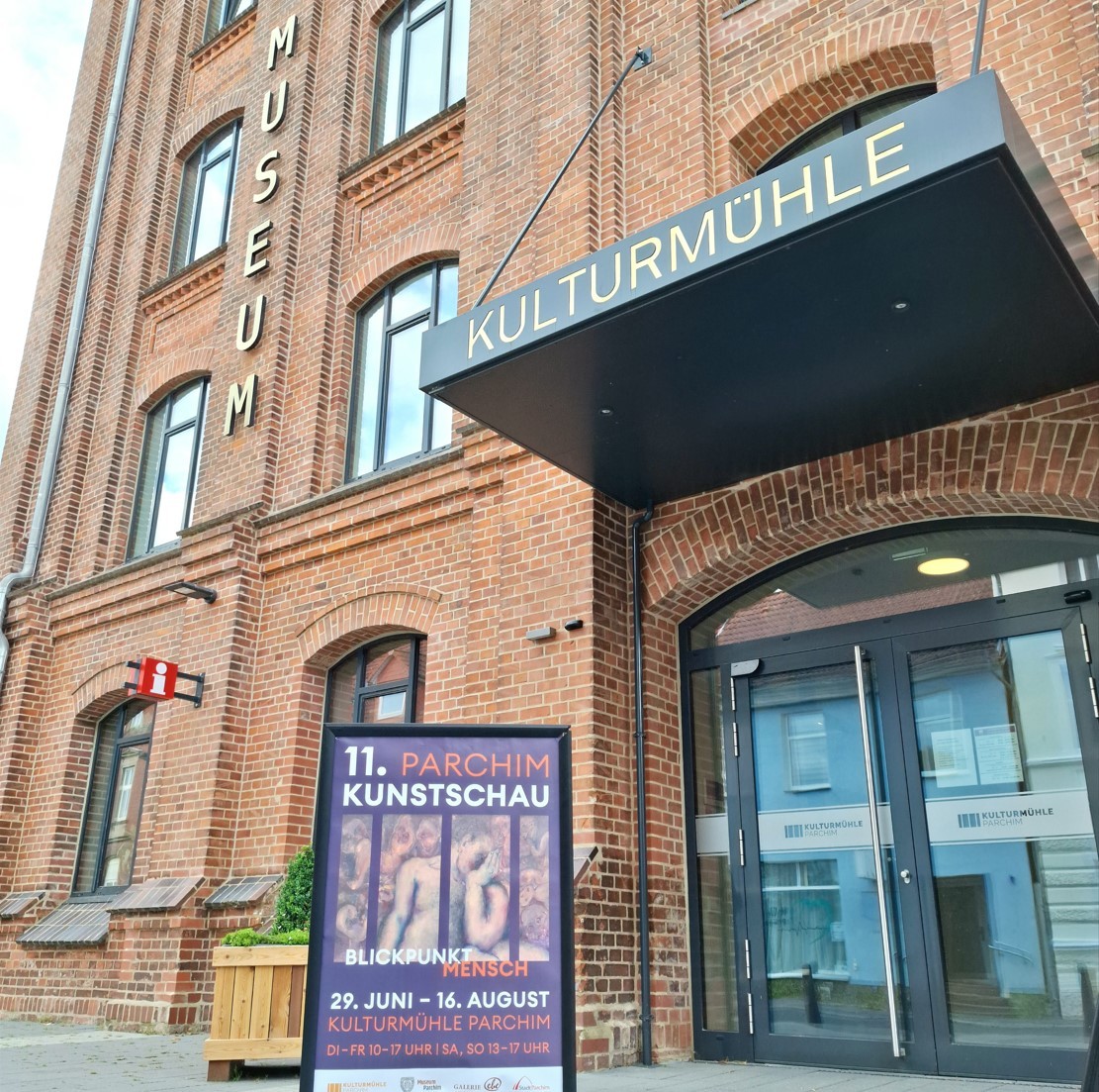 Kunstschau Parchim: Die abschließende Auktion für den guten Zweck findet am 17. August um 11.00 Uhr statt.