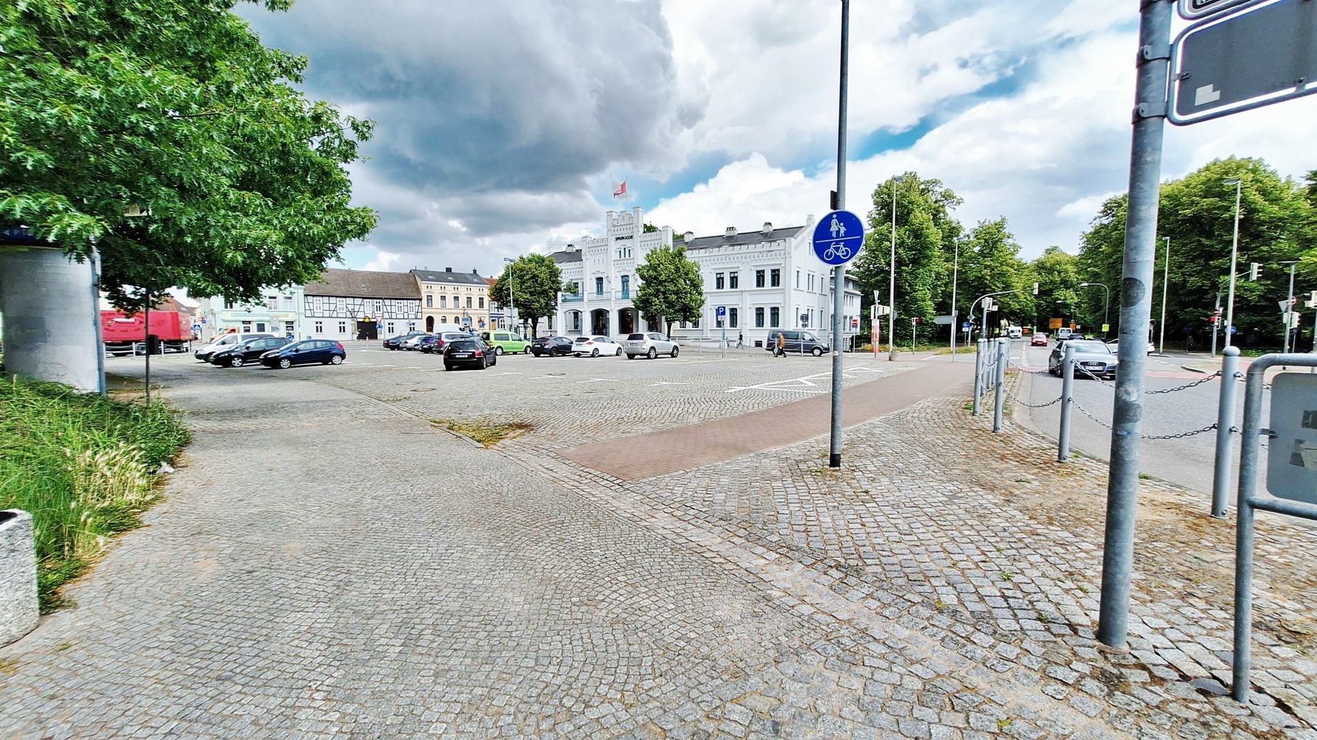 Teile des Parchimer Moltkeplatzes und des angrenzenden Parks werden in den kommenden Wochen zur Baustelle.