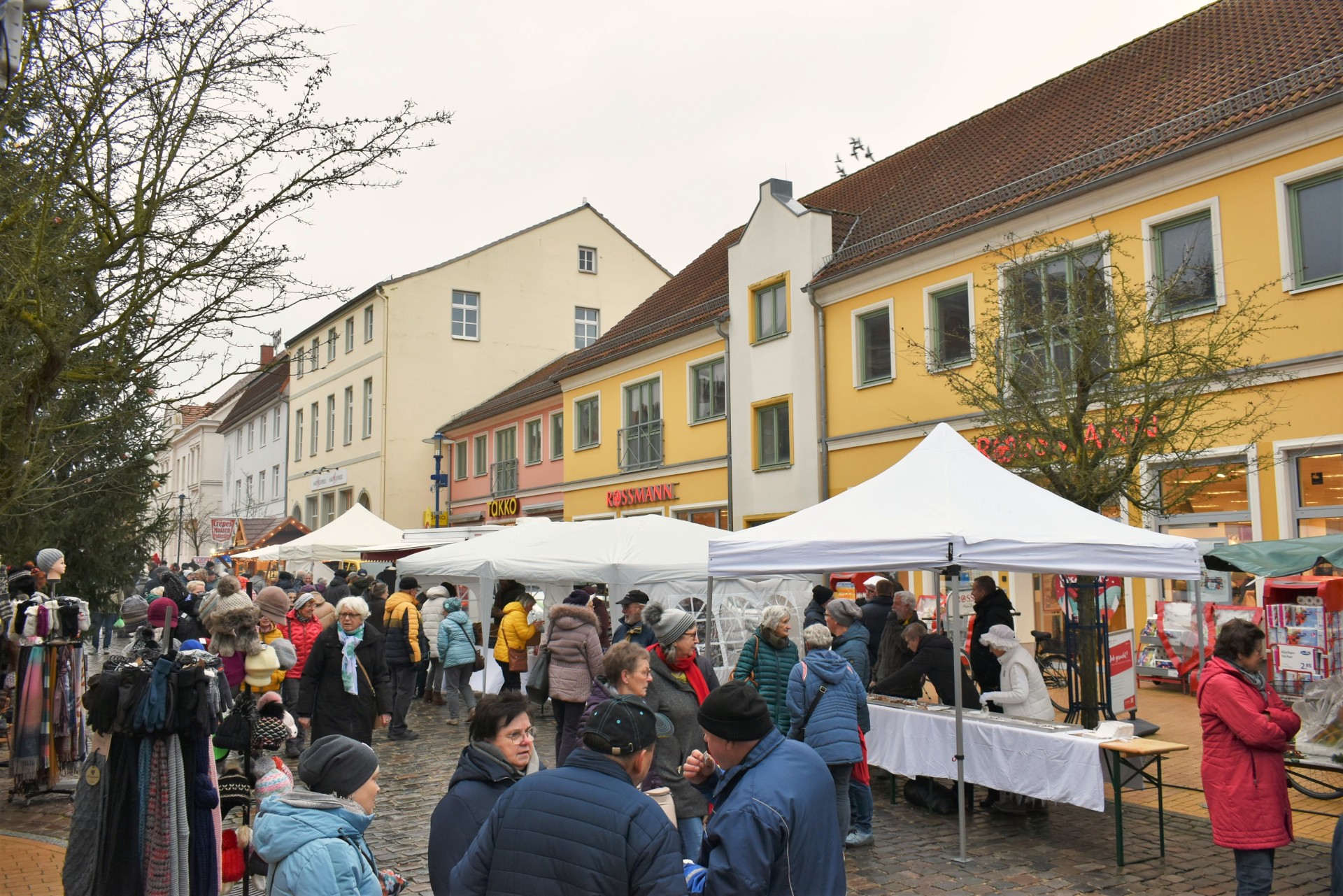 Vorweihnachtlicher Bauernmarkt in Parchim findet am 2. Dezember 2025 statt.
