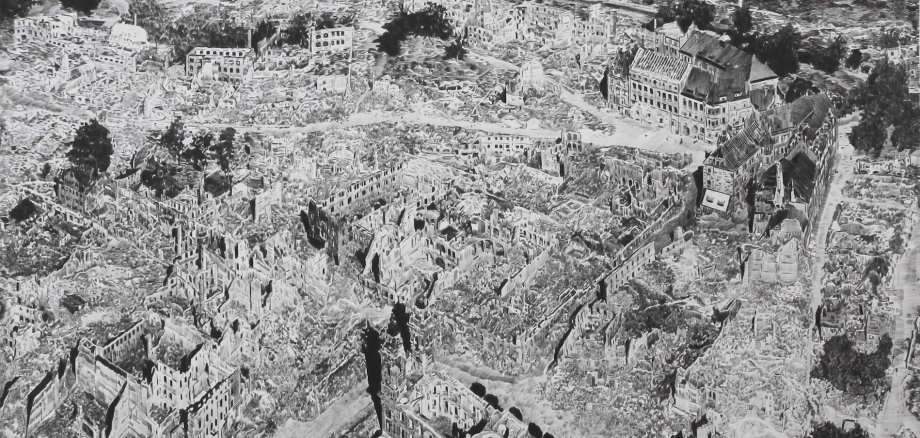 :  Das zerstörte Hamburg in einer Zeichnung von Chris Shaw Hughes. Zu sehen ab 15. Mai im Museum der Stadt Parchim. 