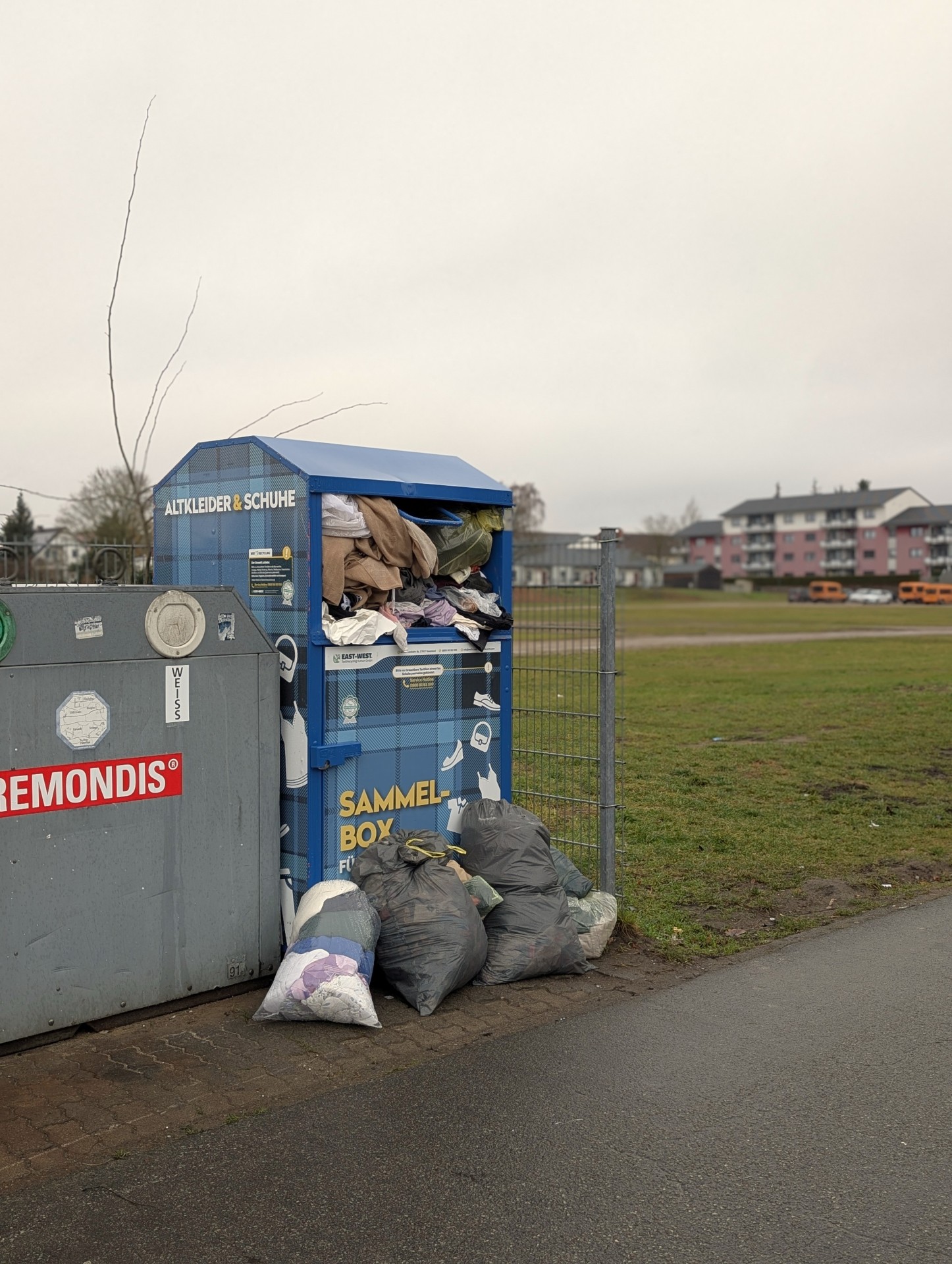 Die Kleidercontainer werden zum Jahreswechsel aus Parchim verschwinden.