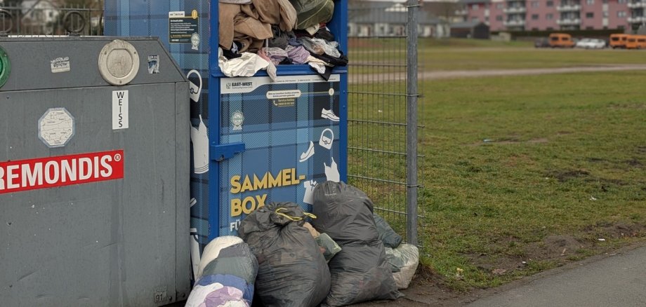 Die Kleidercontainer werden zum Jahreswechsel aus Parchim verschwinden.