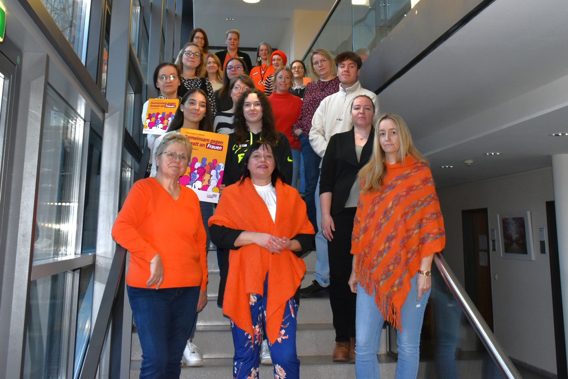 Die Kreisstadt Parchim setzt ein sichtbares Zeichen gegen Gewalt an Mädchen und Frauen.