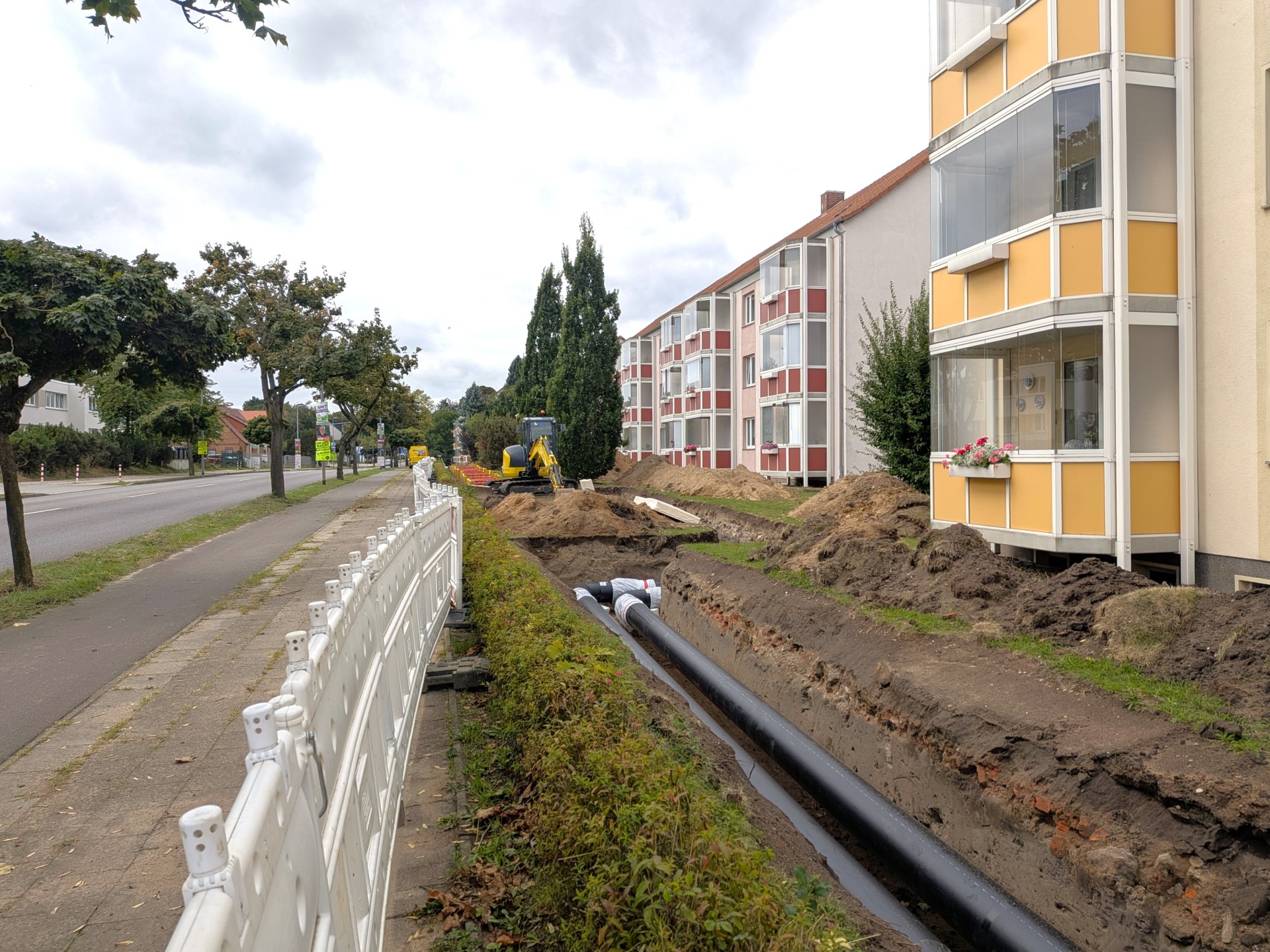 Der Ausbau der Fernwärme bringt anhaltende Verkehrsbehinderungen am Parchimer Ostring (B191) mit.