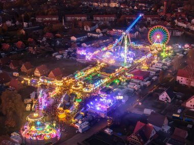 Vorfreude garantiert: Das Lichtermeer des Parchimer Martinimarktes.