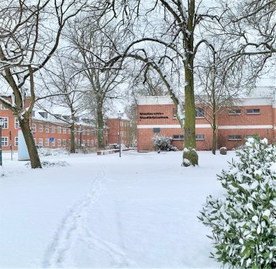 Die Parchimer Stadtbibliothek im Winter 2024. Die Parchimer Stadtbibliothek im Winter 2024.